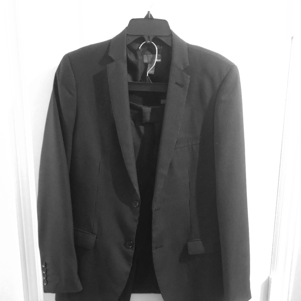 Men’s H&M suit